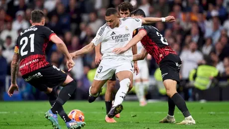 Kylian Mbappe phá kỷ lục tồn tại 71 năm