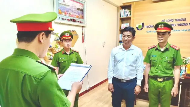 Hiệu trưởng trường Cao đẳng Công thương miền Trung bị bắt