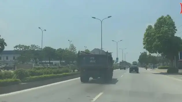 Xe tải hoành hành quốc lộ, người dân thấp thỏm lo âu