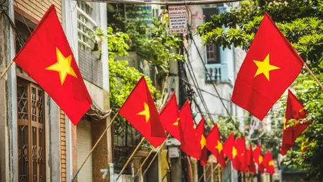 Hà Nội thông báo về việc treo cờ Tổ quốc