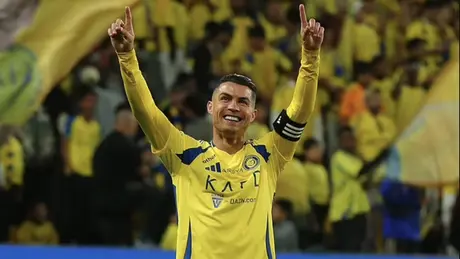 Cristiano Ronaldo là VĐV nhận lương cao nhất thế giới