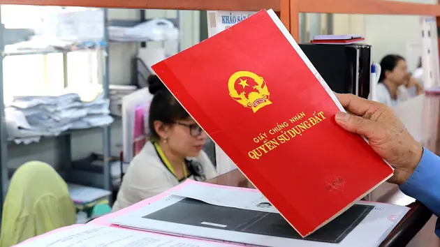 Cấp xã được đề xuất cấp sổ đỏ khi bỏ cấp huyện