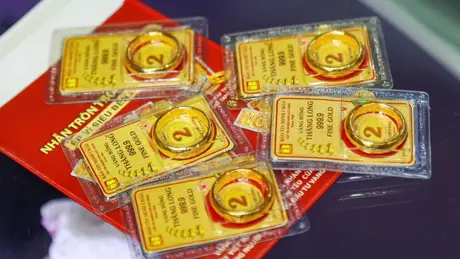 Giá vàng tăng gần 2 triệu đồng/lượng