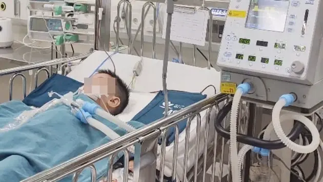 Bé trai vụ 'nộp đủ tiền mới cấp cứu' được xuất viện