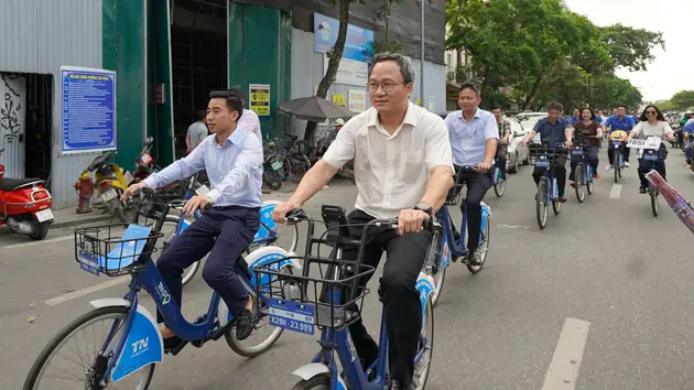 Đi bộ, xe đạp để thay đổi hành vi giao thông