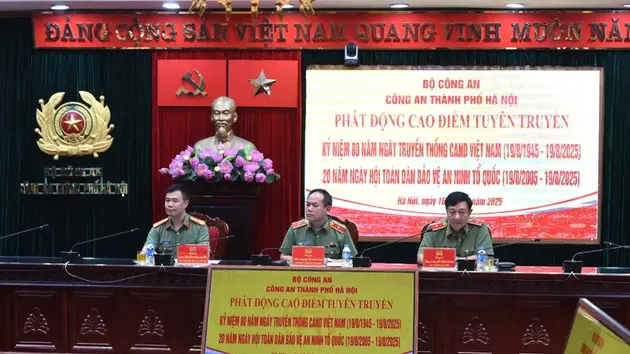 Cao điểm tuyên truyền kỷ niệm 80 năm ngày truyền thống CAND