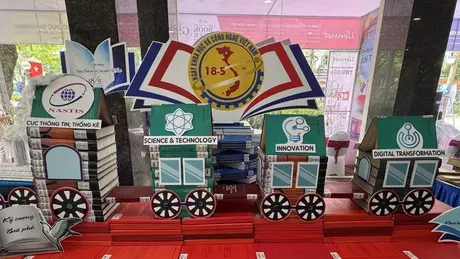 Khơi nguồn tri thức từ Triển lãm sách khoa học công nghệ