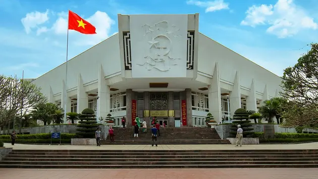 Hành trình theo dấu chân Bác | Hà Nội đến để yêu | 17/05/2025