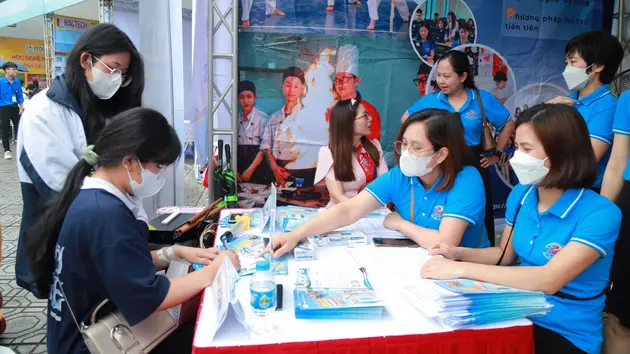 Đưa người học đến gần hơn với thị trường lao động | Giáo dục và Đào tạo | 18/05/2025
