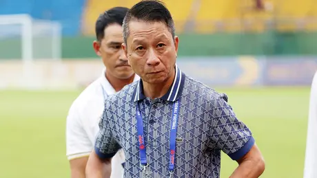 Hai HLV V-League xin từ chức chỉ sau ba trận đấu
