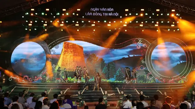 Thưởng thức âm nhạc cao nguyên tại phố cổ