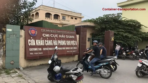 Truy tố loạt cựu cán bộ hải quan tiếp tay buôn lậu