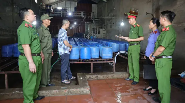 Bắt chủ cơ sở bán 60 tấn giá đỗ ngâm chất tăng trưởng