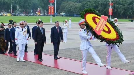 Nhớ ơn Chủ tịch Hồ Chí Minh vĩ đại