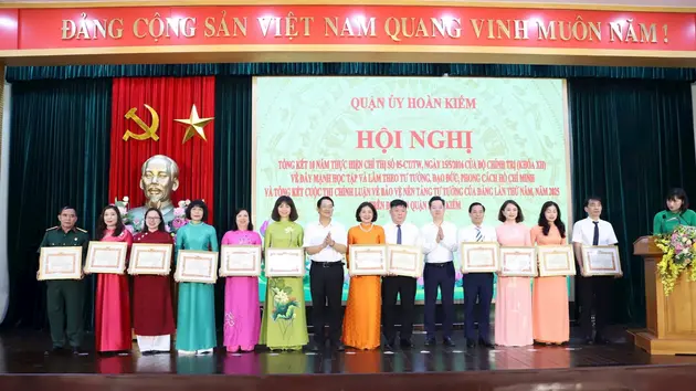 Hoàn Kiếm: Tổng kết 10 năm học tập và làm theo Bác