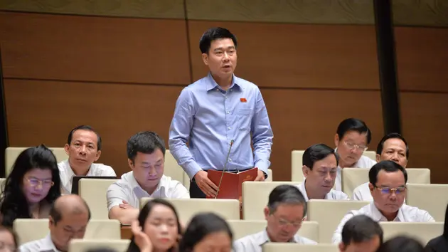 Có nên 'quy định cứng' tuổi Thẩm phán TAND tối cao?