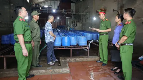 Bắt chủ cơ sở bán 60 tấn giá đỗ ngâm chất tăng trưởng