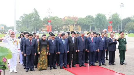 Lãnh đạo Đảng, Nhà nước vào Lăng viếng Chủ tịch Hồ Chí Minh