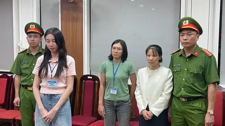 Khởi tố hoa hậu Nguyễn Thúc Thuỳ Tiên vụ kẹo Kera