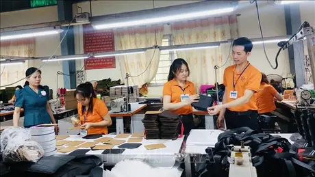 Công nhân Thủ đô làm theo lời Bác Hồ