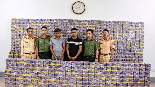 Bắt giữ hai đối tượng buôn lậu 1,5 tấn pháo