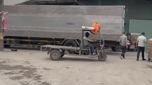 Chặn đường đi của xe ba bánh tự chế