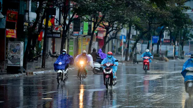 Thời tiết 21/5: Hà Nội trời oi nóng, mưa rào bất chợt
