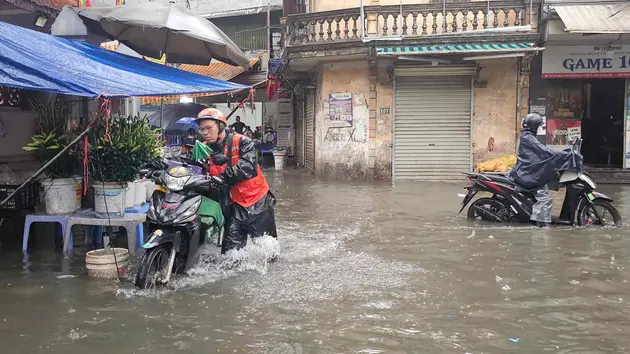 Cảnh báo ngập lụt khu vực nội thành Hà Nội