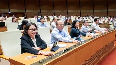 Quốc hội chính thức thông qua rút ngắn nhiệm kỳ khóa XV