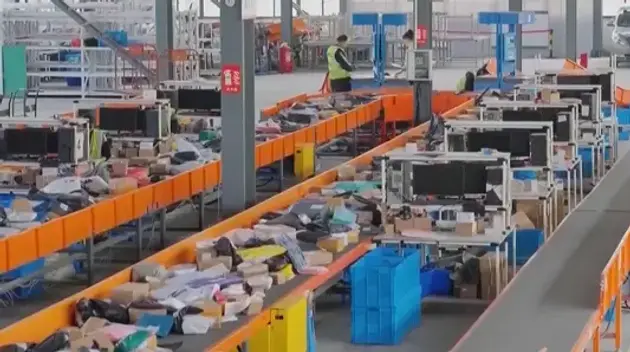 G7 cân nhắc đánh thuế hàng giá trị thấp của Trung Quốc
