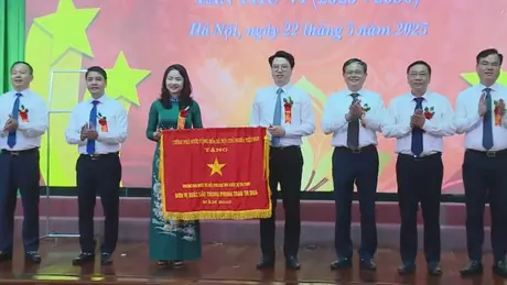 Kho bạc Nhà nước Khu vực I nhận Cờ thi đua