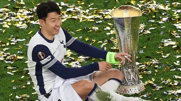 Son Heung Min đi vào lịch sử bóng đá Hàn Quốc