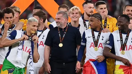 HLV Ange Postecoglou chia sẻ về tương lai 
