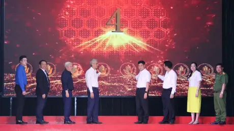 Phát động phong trào 'Bình dân học vụ số' tại Hà Nội