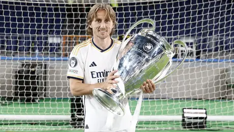 Luka Modric chia tay Real Madrid