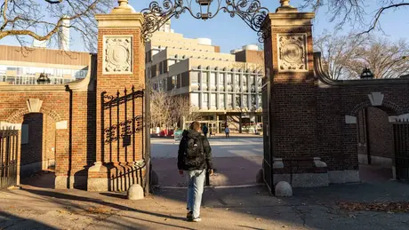Chính quyền Trump cấm Harvard tuyển sinh sinh viên quốc tế