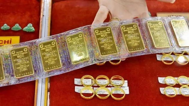 Giá vàng chiều 23/5 đồng loạt giảm