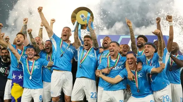 McTominay tỏa sáng, Napoli vô địch Serie A