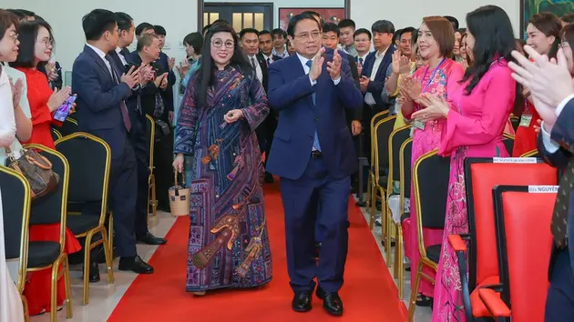 Thủ tướng gặp gỡ cộng đồng người Việt Nam tại Malaysia