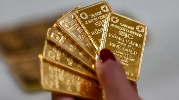 Giá vàng miếng giảm mạnh 2 triệu đồng/lượng