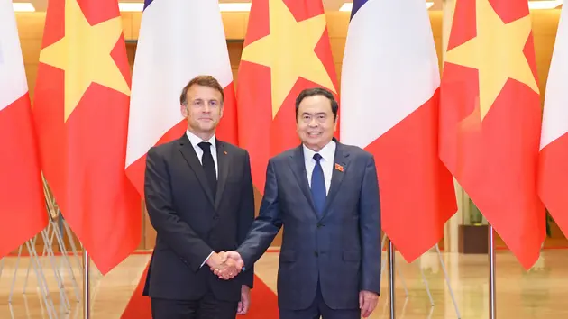 Chủ tịch Quốc hội Trần Thanh Mẫn hội kiến Tổng thống Pháp