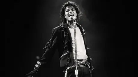 Phim về huyền thoại Michael Jackson hoãn phát hành