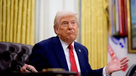 Ông Trump muốn chuyển tiền tài trợ cho Harvard sang trường nghề