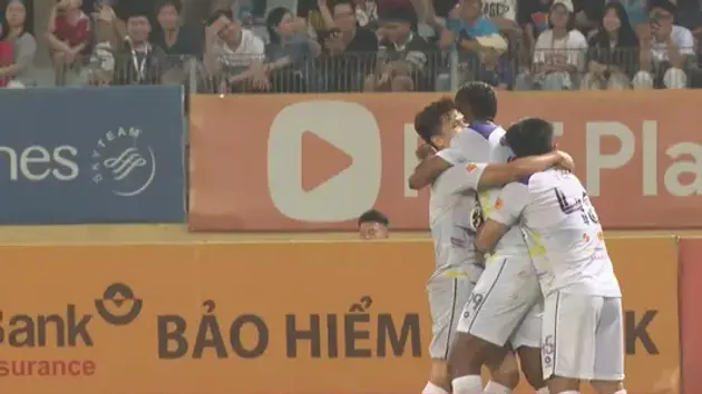 CLB Hà Nội cạnh tranh ngôi vô địch V-League