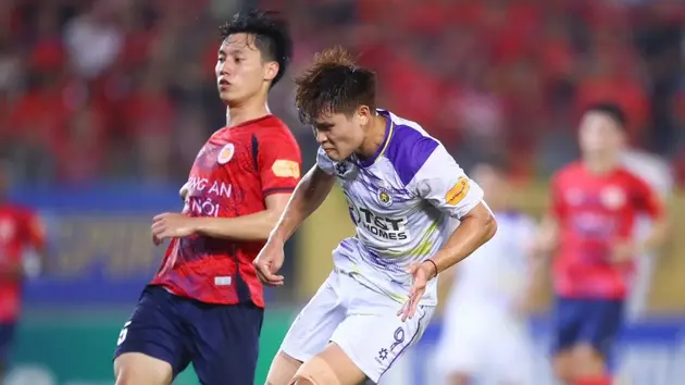 Kịch tính cuộc đua vô địch cuối mùa V-League