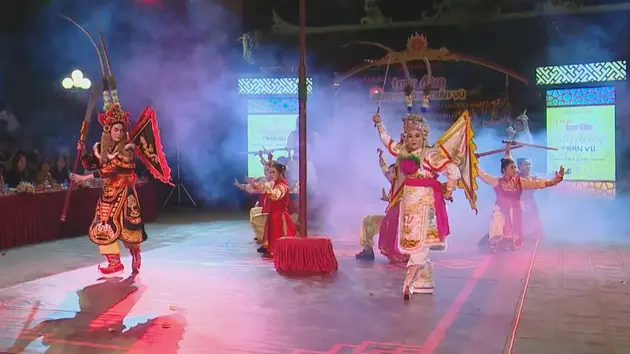 Ra mắt sản phẩm du lịch tour đêm ‘Tiếng chuông Trấn Vũ’