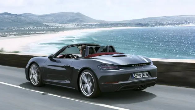 Porsche dừng sản xuất một số mẫu xe chạy xăng