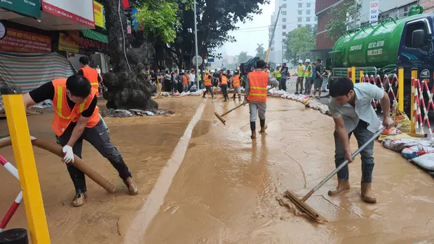 Hiện tượng trào bùn trên phố Cát Linh đã được kiểm soát