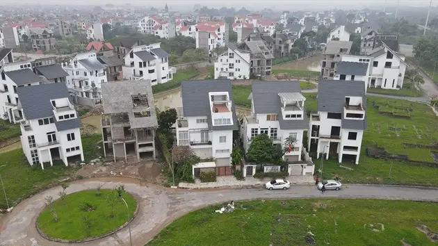 Nên đánh thuế bất động sản thứ hai như thế nào? | Vấn đề kinh tế | 20/05/2025