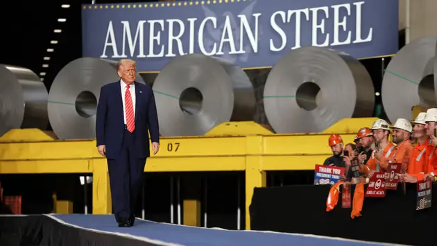 Ông Trump có kế hoạch tăng thuế thép lên 50%
